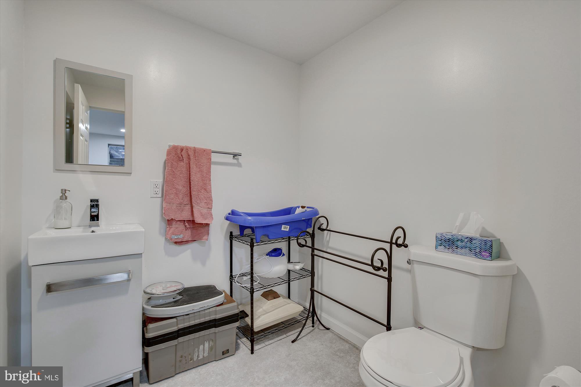 17721 Buehler Road, Unit 13 Olney, MD 20832 - Photo 31 of 42 Half Bath off Family room