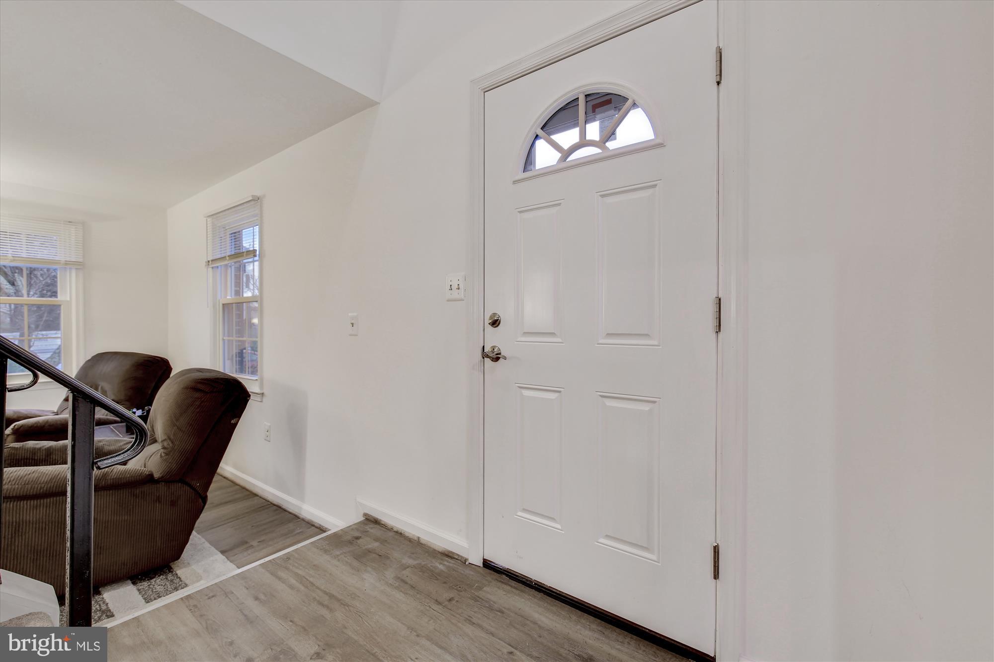 17721 Buehler Road, Unit 13 Olney, MD 20832 - Photo 5 of 42 Foyer/ Entrance to home