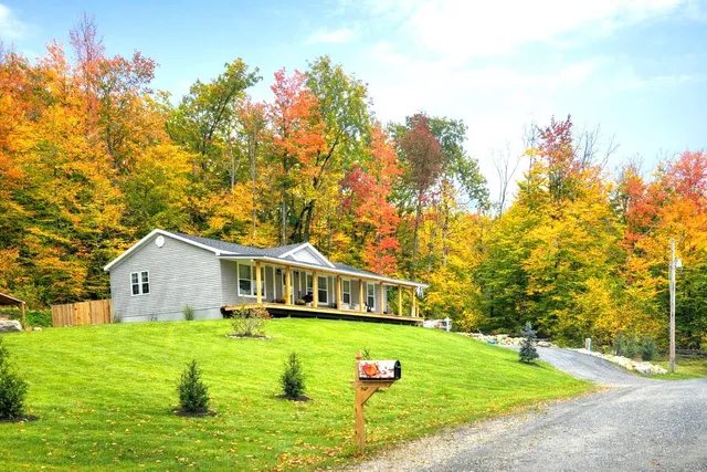$369,900 | 38 Oak Ridge Lane, Bennington, VT 05201