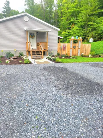 $369,900 | 38 Oak Ridge Lane, Bennington, VT 05201