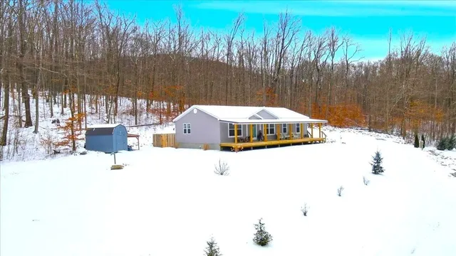 $369,900 | 38 Oak Ridge Lane, Bennington, VT 05201