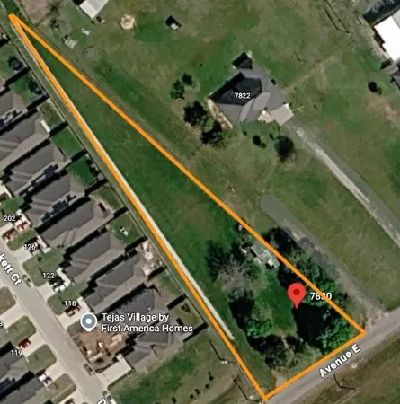 an aerial view of a tennis ground