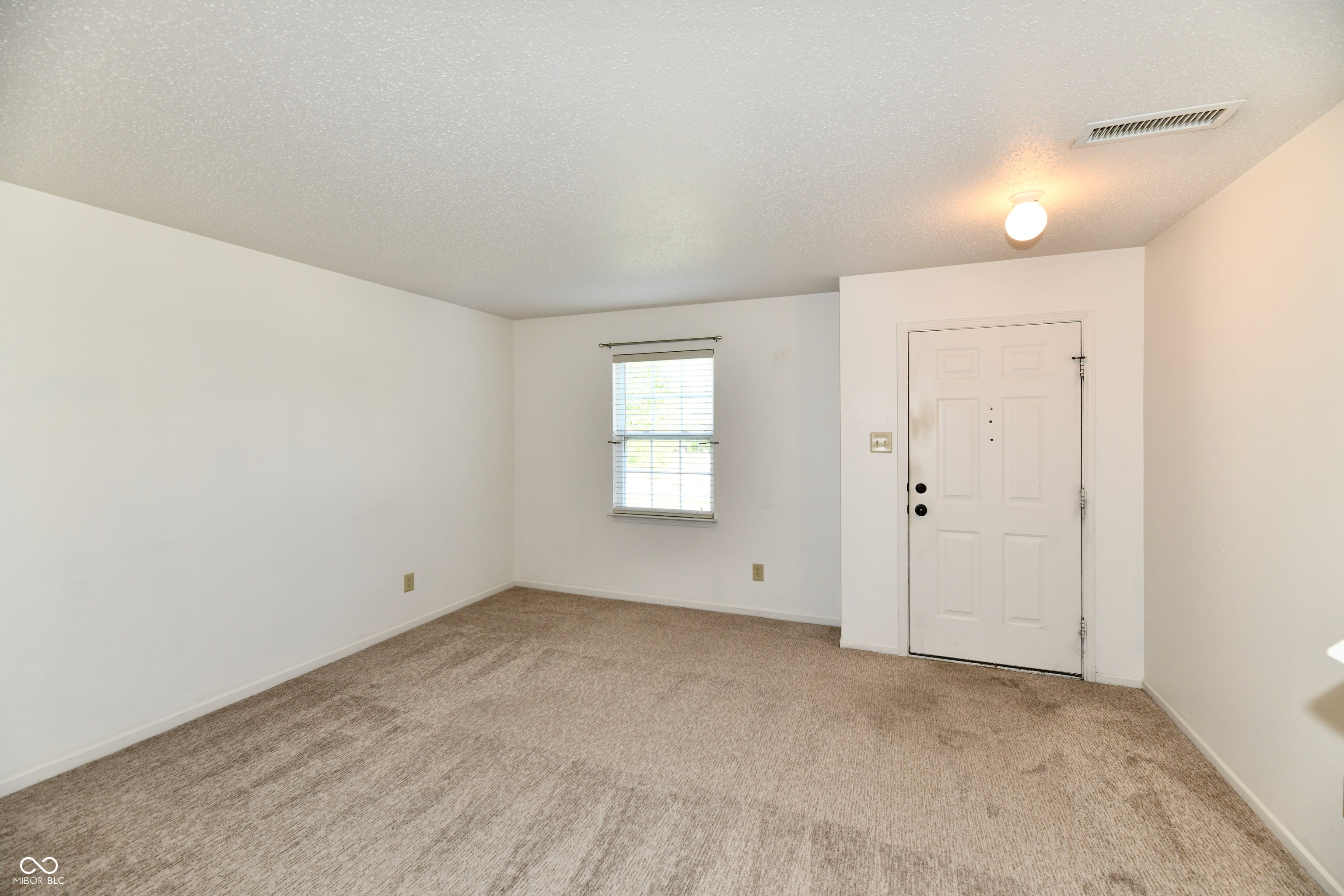 9175 West Paddleboat Lane Pendleton, IN 46064 - Photo 4 of 46