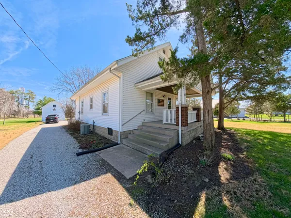 $299,900 | 2942 South Miller Street, Shelbyville, IN 46176