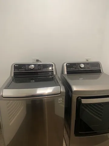 a close up view of washer and dryer