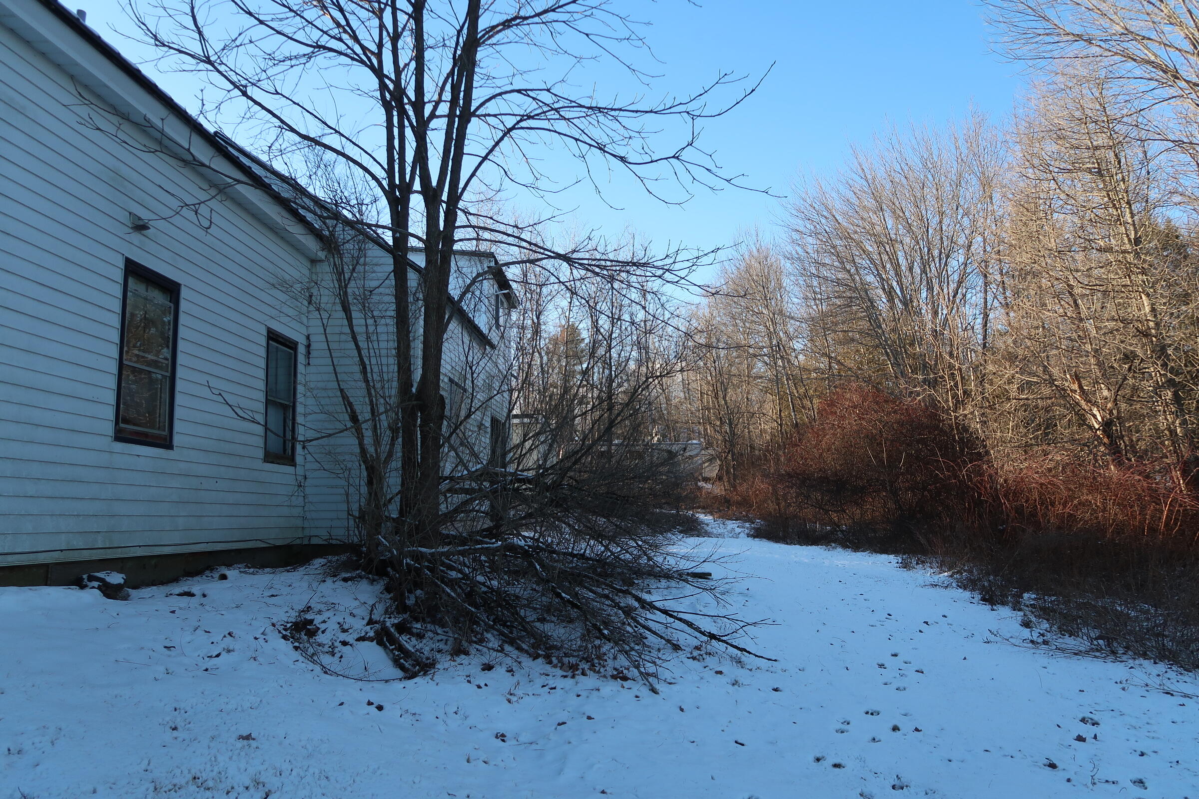 121 Oakland Road Fairfield, ME 04937 - Photo 3 of 40 IMG_7492
