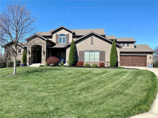 $1,500,000 | 8070 Northwest Masters Lane, Parkville, MO 64152