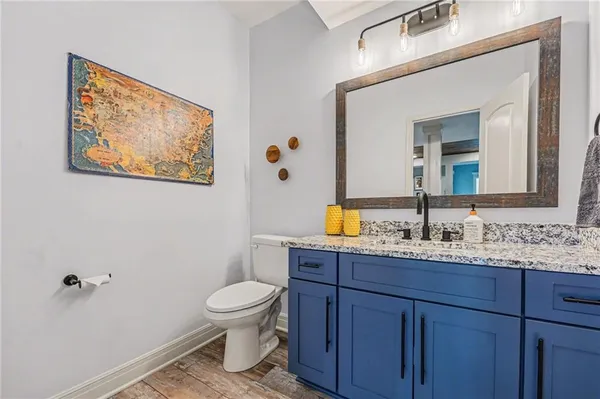 $1,500,000 | 8070 Northwest Masters Lane, Parkville, MO 64152