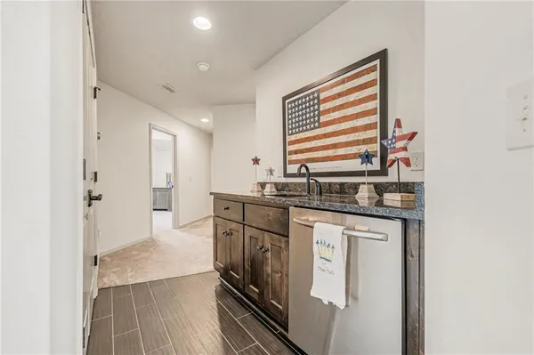 $1,500,000 | 8070 Northwest Masters Lane, Parkville, MO 64152