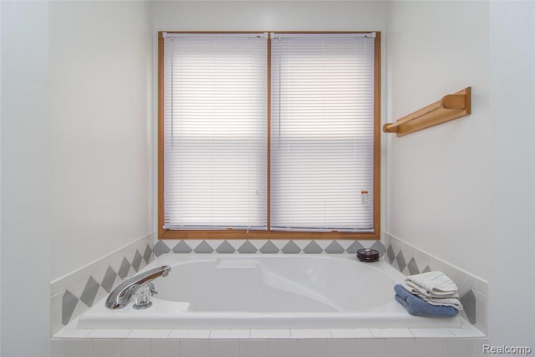 3811 Reamer Road Lapeer, MI 48446 - Photo 34 of 62 DSC_0326.jpg