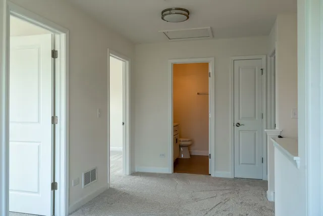 $349,900 | 513 Amherst Drive, Sycamore, IL 60178