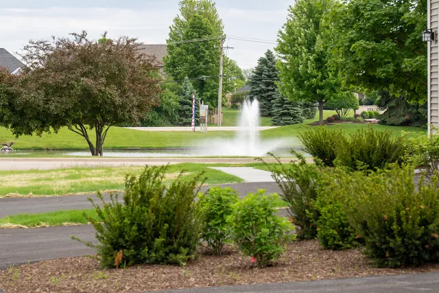 $349,900 | 513 Amherst Drive, Sycamore, IL 60178