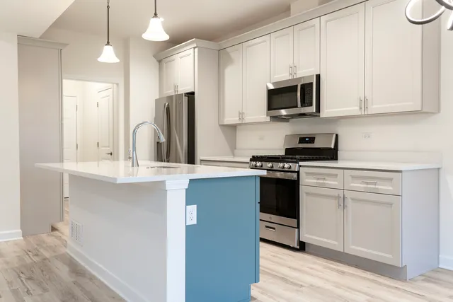 $349,900 | 513 Amherst Drive, Sycamore, IL 60178