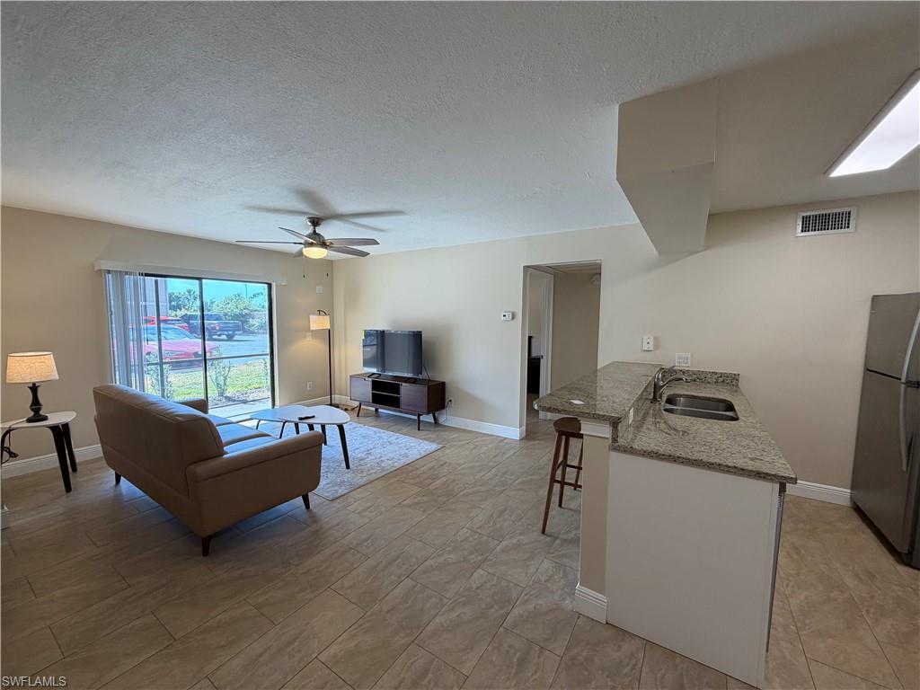 5327 Summerlin Road, Unit 2707 Fort Myers, FL 33919 - Photo 5 of 27