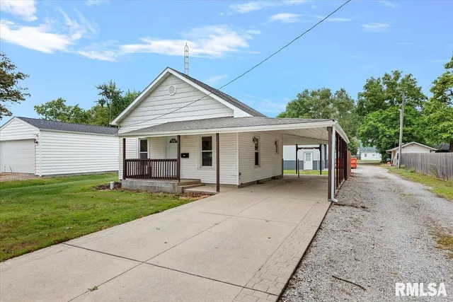 $239,900 | 158 East Monroe Street, Auburn, IL 62615