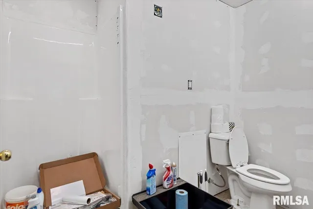 $239,900 | 158 East Monroe Street, Auburn, IL 62615