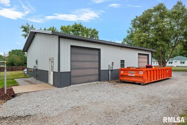 $239,900 | 158 East Monroe Street, Auburn, IL 62615