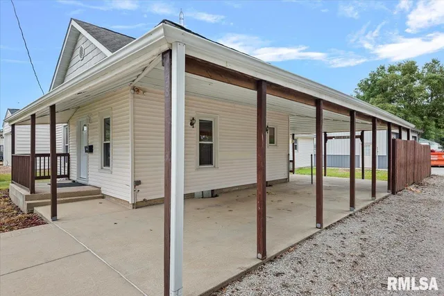 $239,900 | 158 East Monroe Street, Auburn, IL 62615