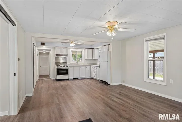 $239,900 | 158 East Monroe Street, Auburn, IL 62615