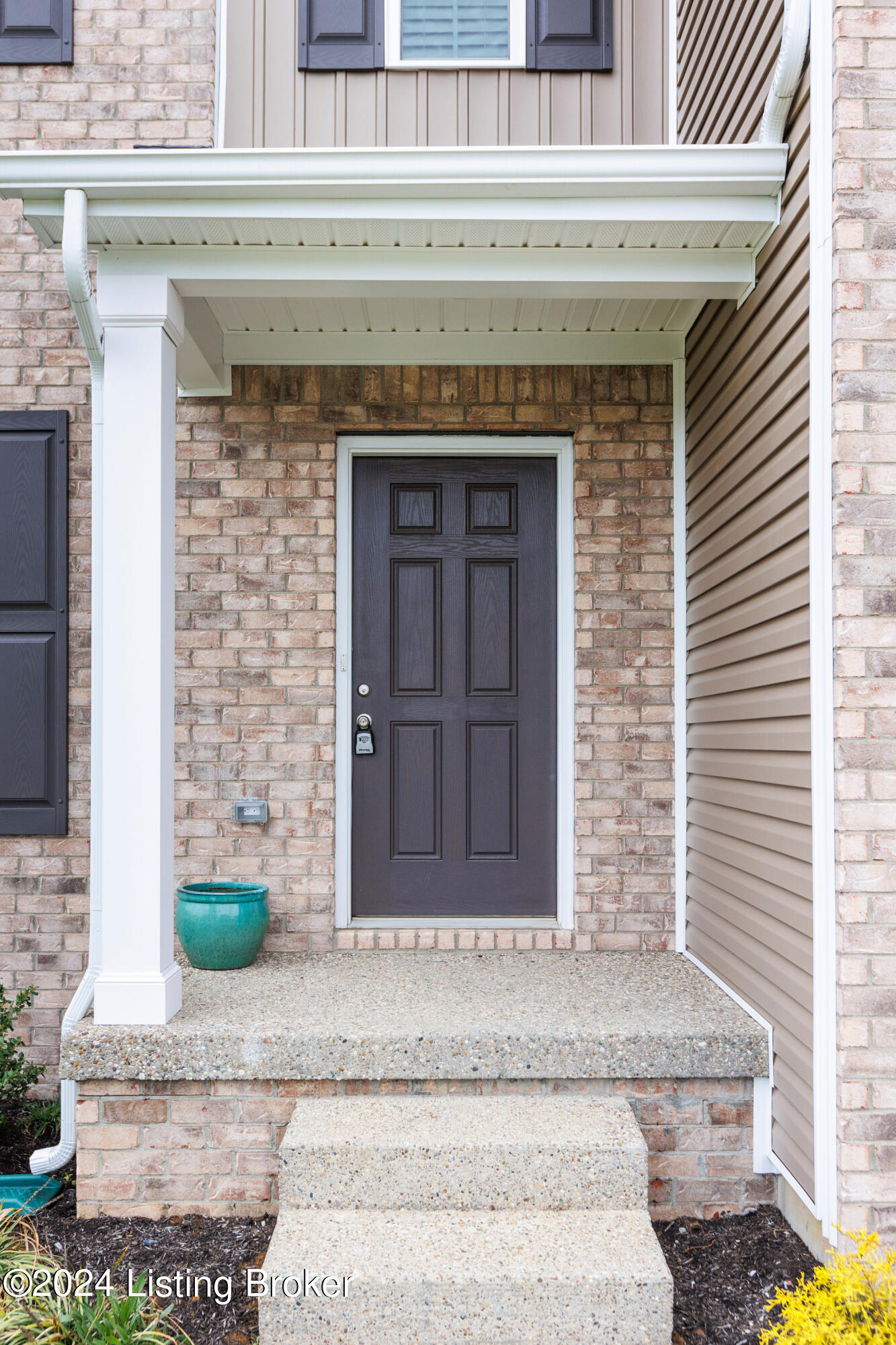 8414 Gateway Run Road Louisville, KY 40229 - Photo 3 of 44 Gateway_004
