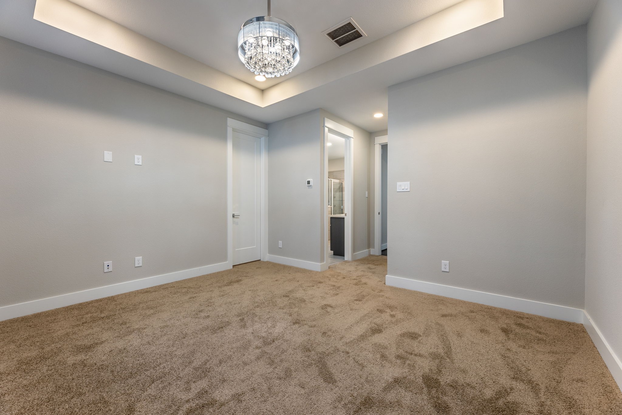 806 Thornton Road, Unit B Houston, TX 77018 - Photo 12 of 28 an empty room with a empty space and a ceiling fan