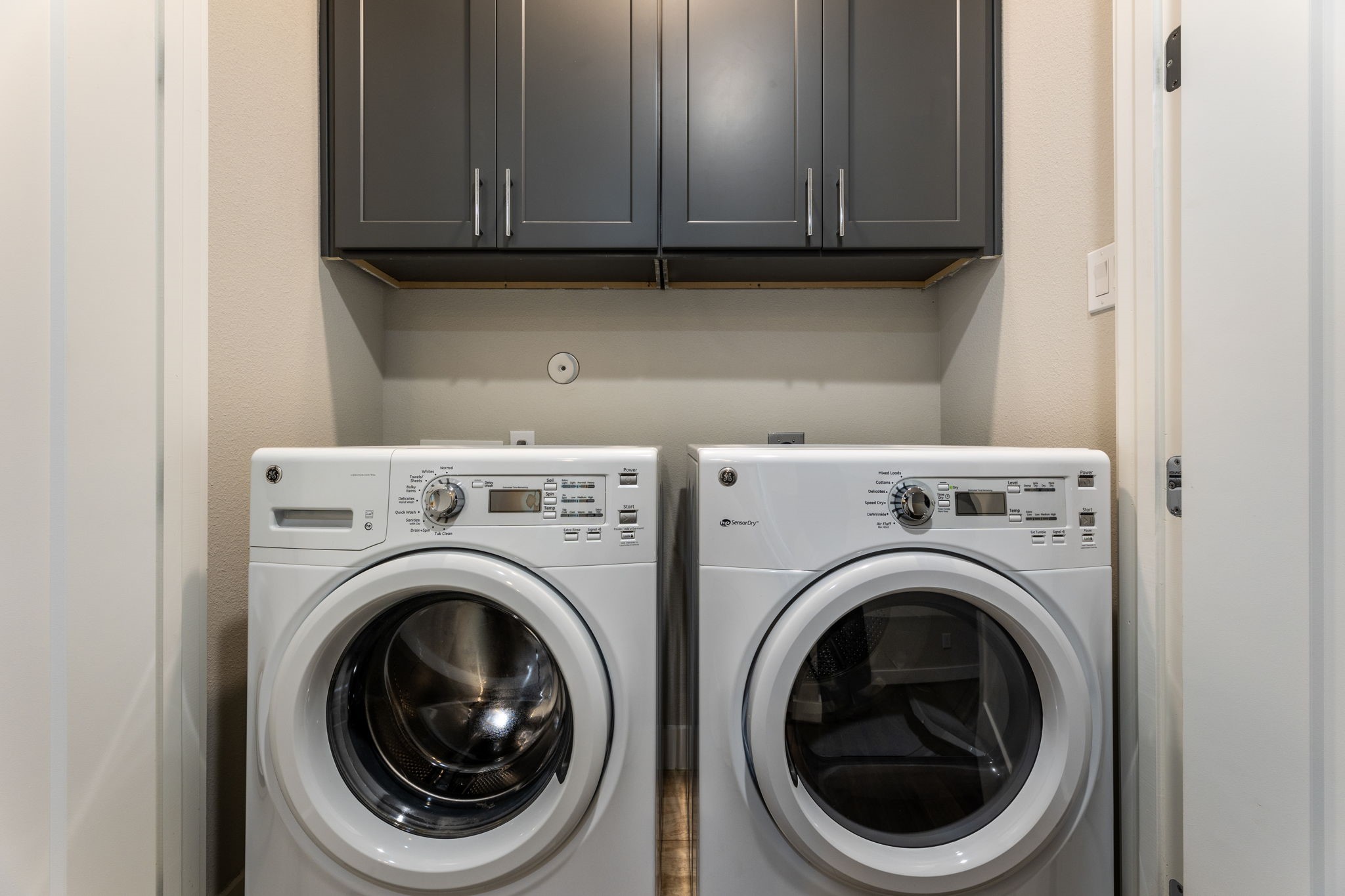 806 Thornton Road, Unit B Houston, TX 77018 - Photo 19 of 28 a close up view of washer and dryer