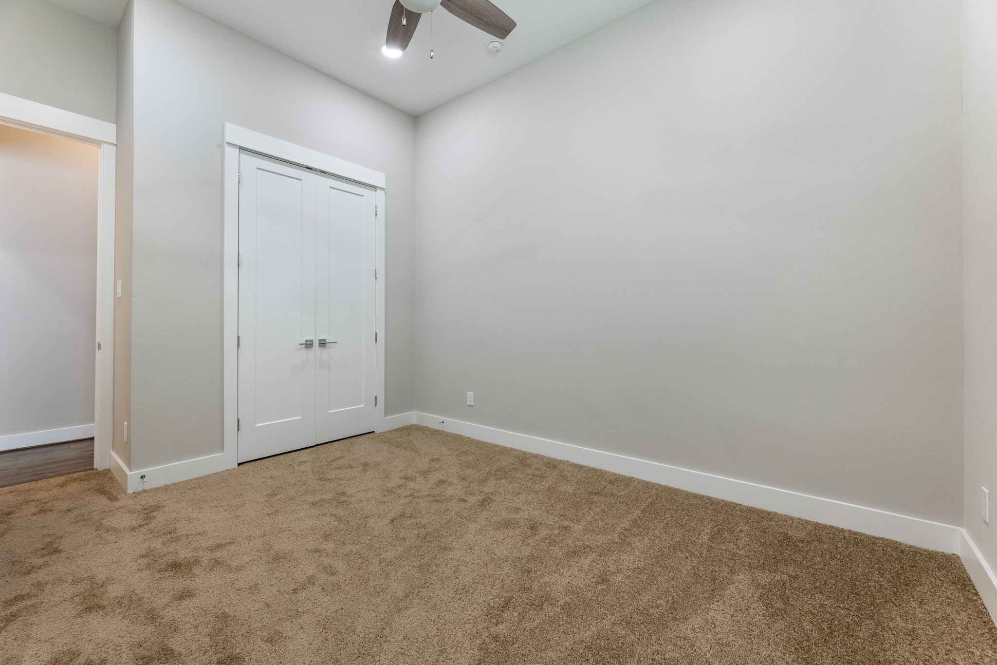 806 Thornton Road, Unit B Houston, TX 77018 - Photo 23 of 28 a view of an empty room