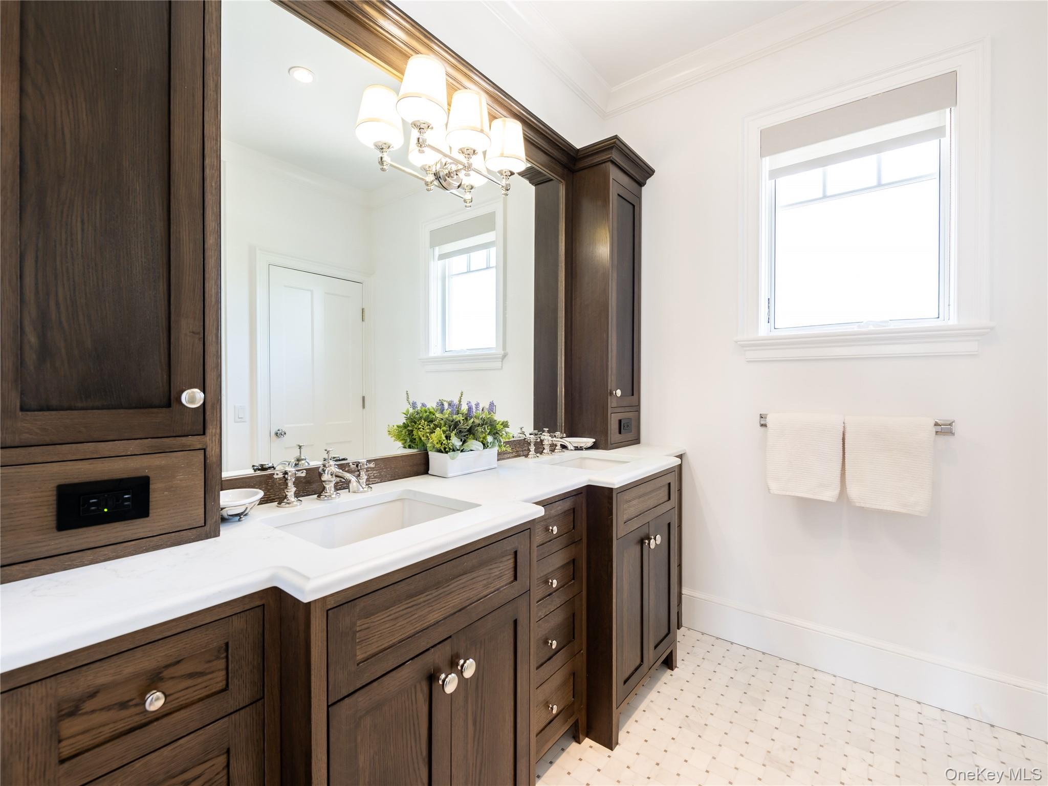40 Dune Road Quogue, NY 11959 - Photo 15 of 38