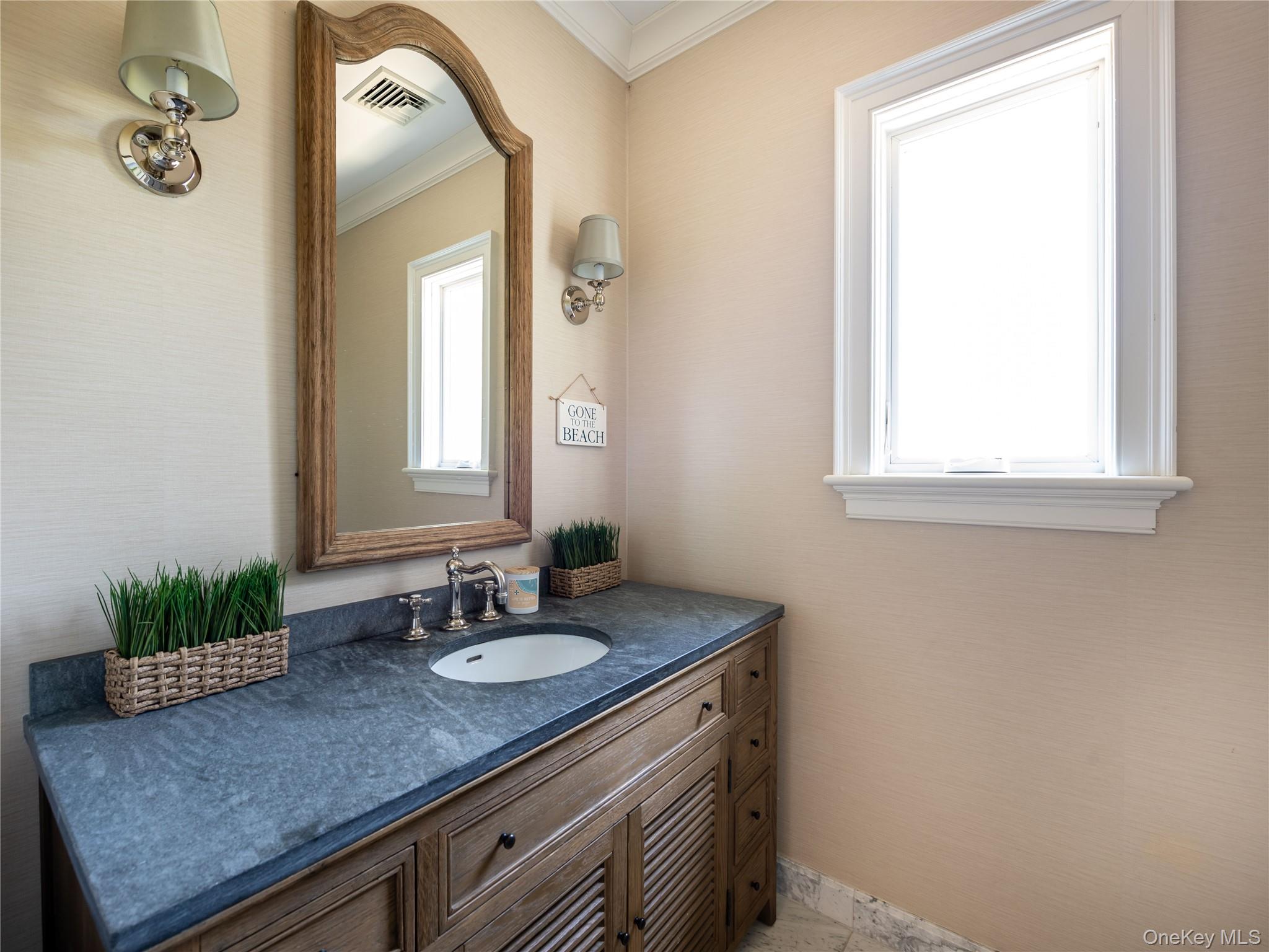 40 Dune Road Quogue, NY 11959 - Photo 17 of 38