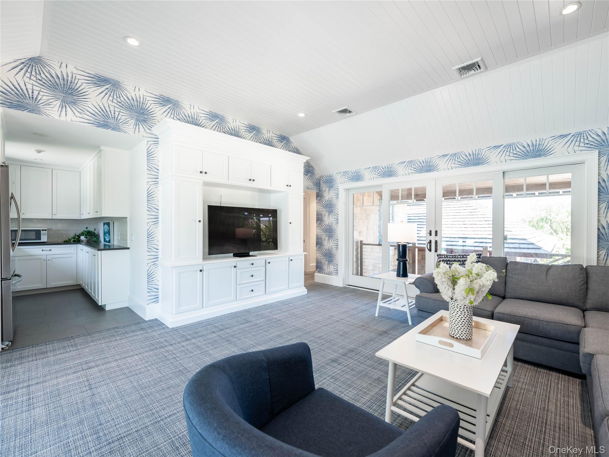 40 Dune Road Quogue, NY 11959 - Photo 26 of 38 Pool House Den