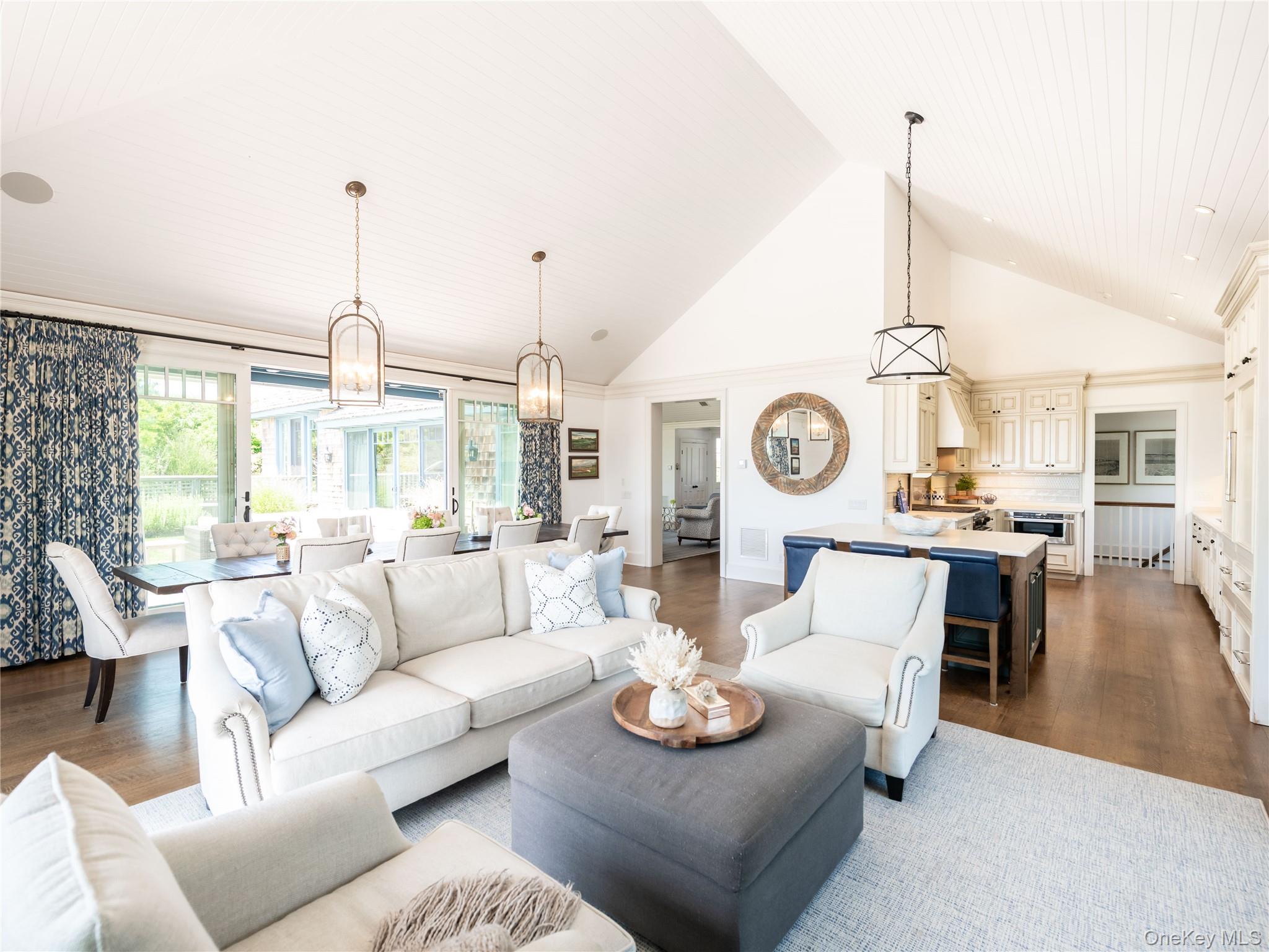 40 Dune Road Quogue, NY 11959 - Photo 9 of 38