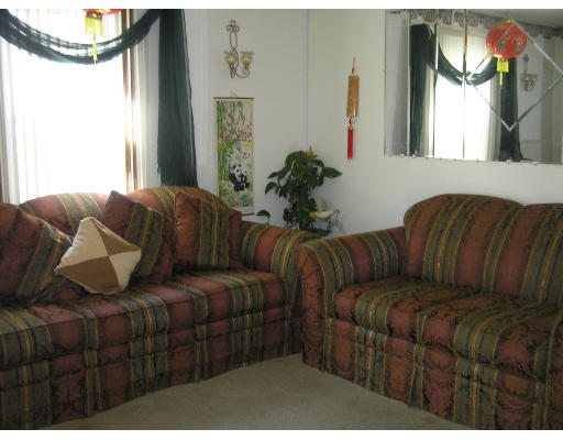 207 Prentice Street Springfield, MA 01104 - Photo 14 of 21 a living room with furniture