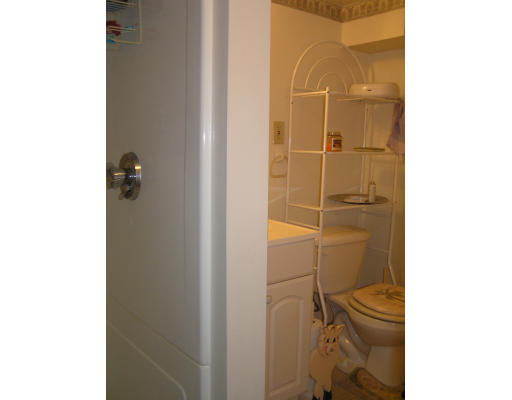 207 Prentice Street Springfield, MA 01104 - Photo 19 of 21 a bathroom with a shower