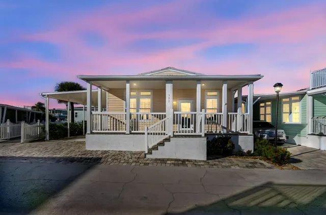 $279,000 | 122 Northeast Bay Drive, Jensen Beach, FL 34957
