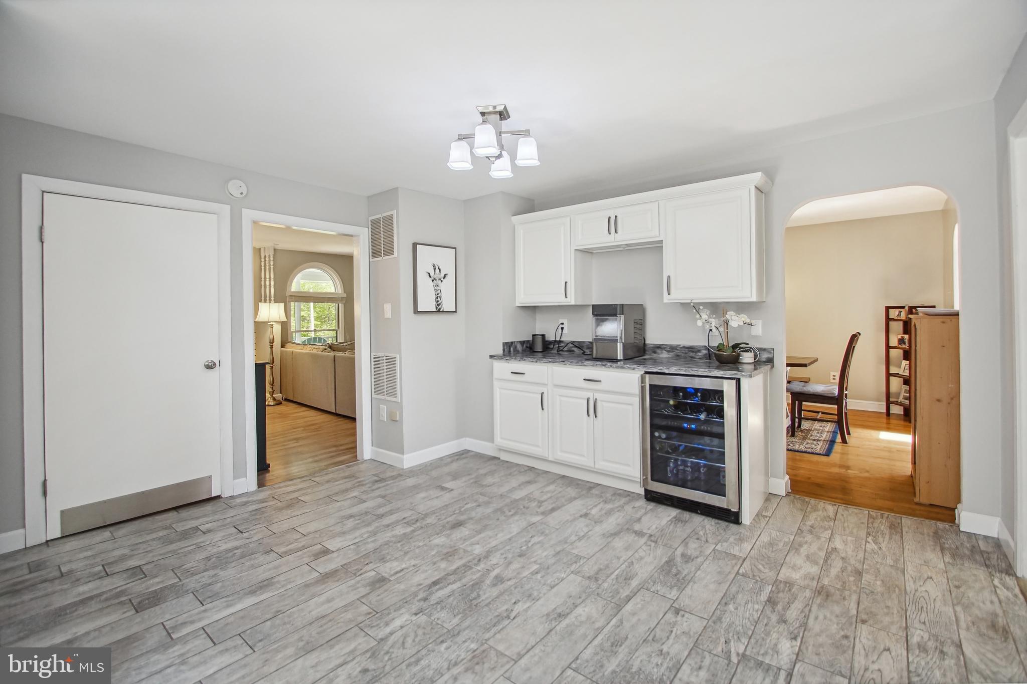 8675 Rue Court Owings, MD 20736 - Photo 18 of 50 Kitchen eat in area