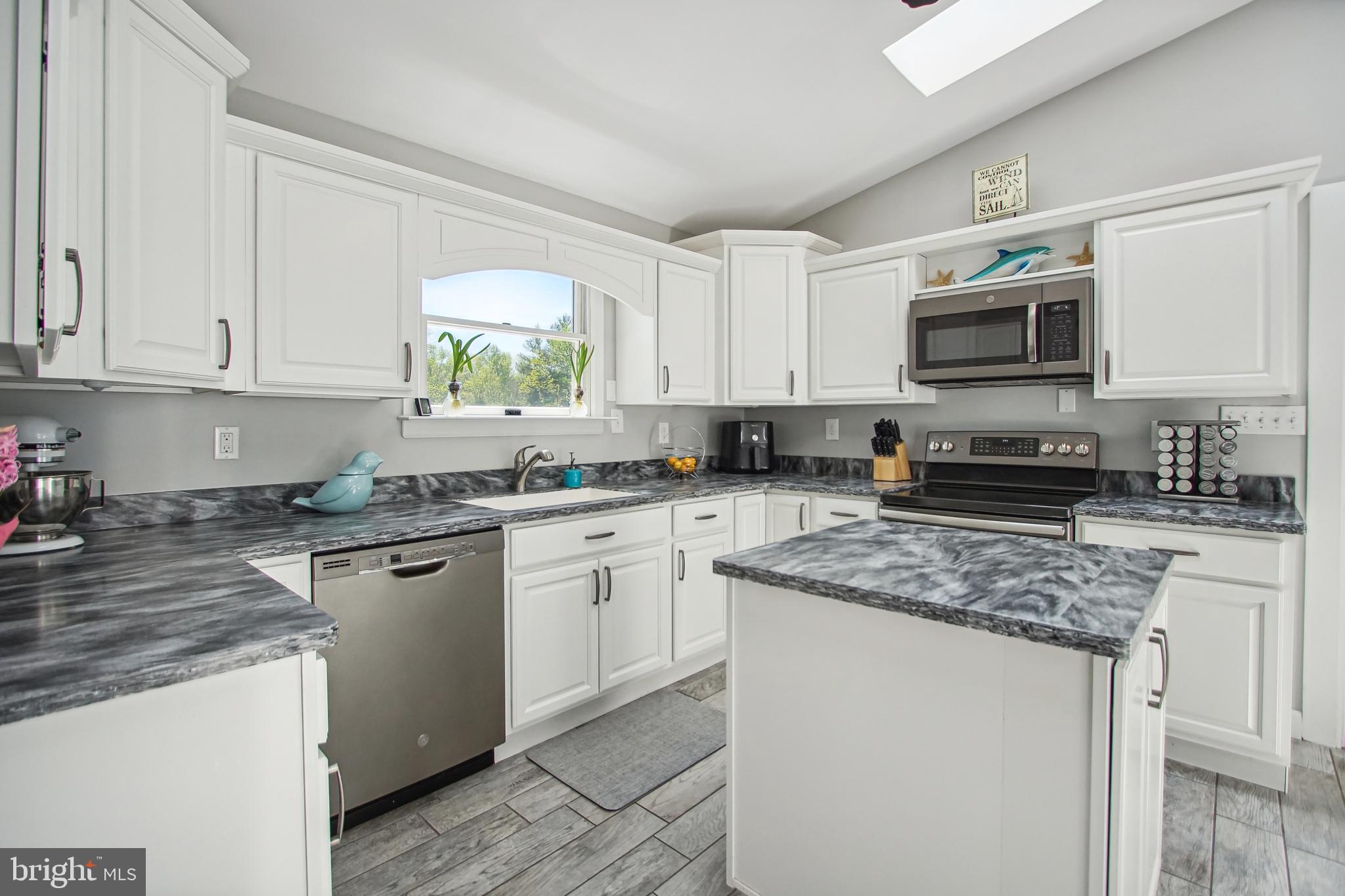 8675 Rue Court Owings, MD 20736 - Photo 21 of 50 Kitchen