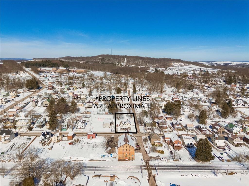 451 Main Street Rockwood, PA 15557 - Photo 5 of 9 view of city and ocean