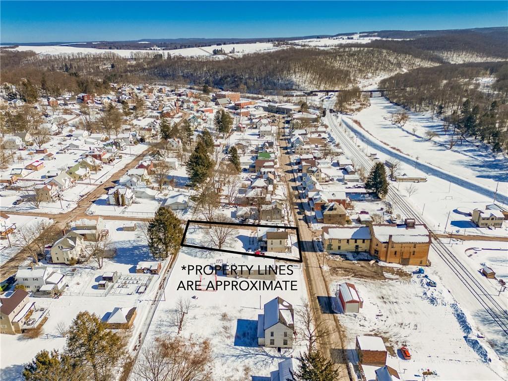 451 Main Street Rockwood, PA 15557 - Photo 6 of 9 view of city and ocean