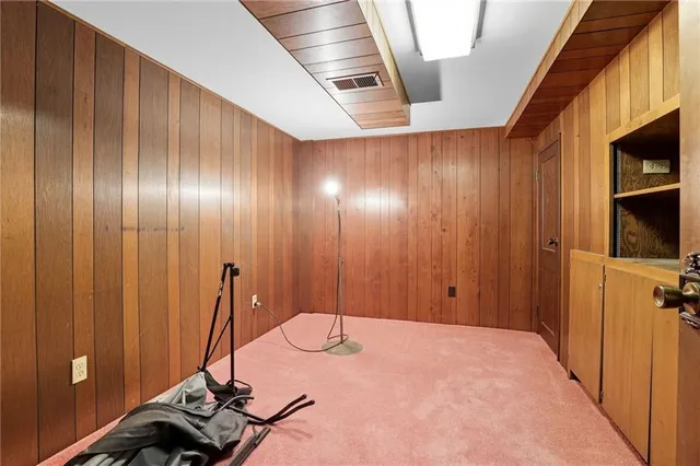 $275,000 | 2943 North Walnut Street, Avondale, MO 64117