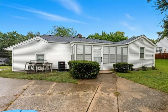 $275,000 | 2943 North Walnut Street, Avondale, MO 64117