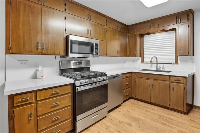 $275,000 | 2943 North Walnut Street, Avondale, MO 64117