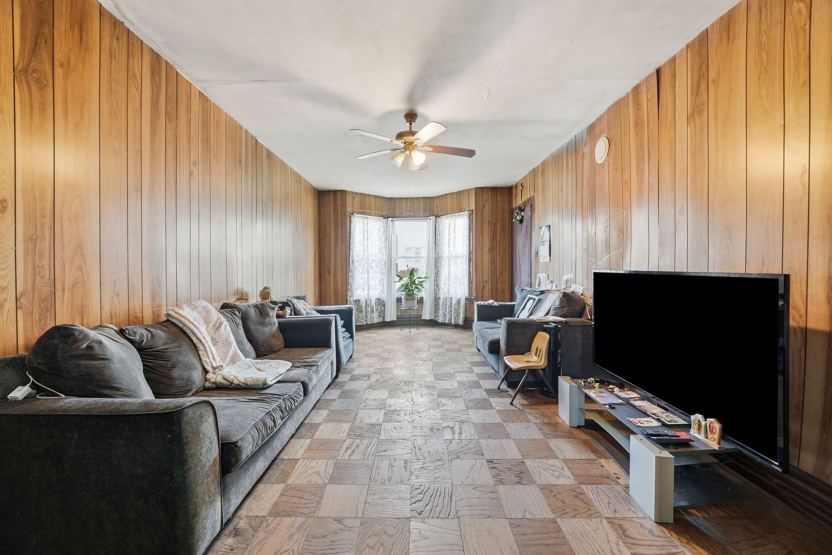 541 West Root Street Chicago, IL 60609 - Photo 3 of 21