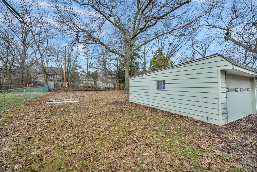 1518 Wilmar Road Cleveland, OH 44121 - Photo 5 of 34