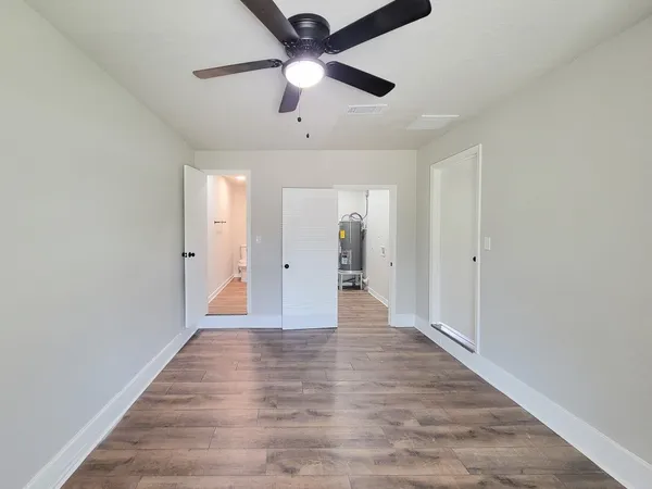 $2,000 | 5815 Southseas Street, Houston, TX 77033