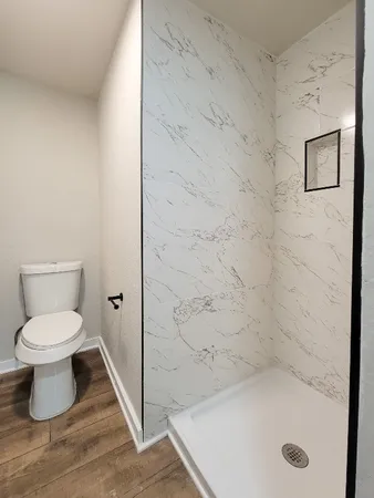 $2,000 | 5815 Southseas Street, Houston, TX 77033