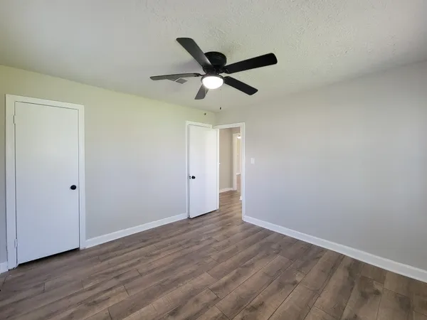$2,000 | 5815 Southseas Street, Houston, TX 77033