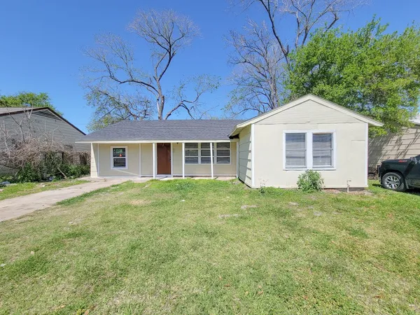 $2,000 | 5815 Southseas Street, Houston, TX 77033