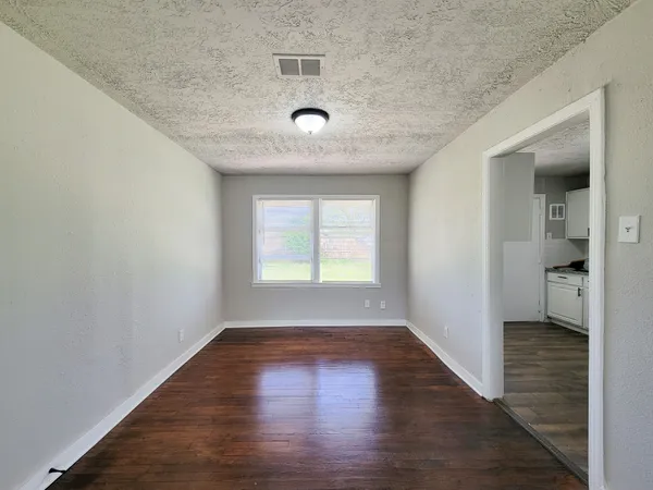$2,000 | 5815 Southseas Street, Houston, TX 77033