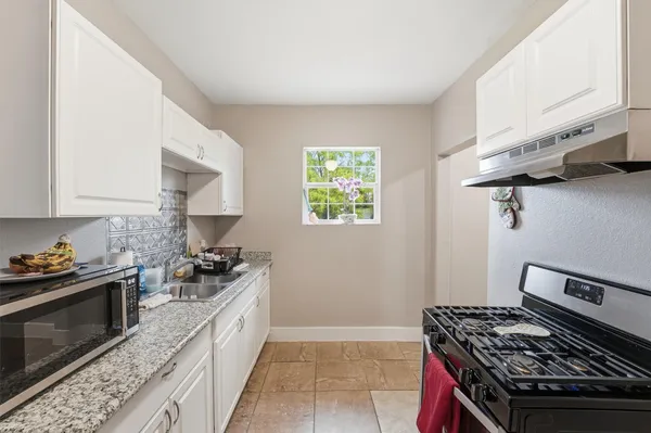 $300,000 | 4426 Canal Street, Houston, TX 77011