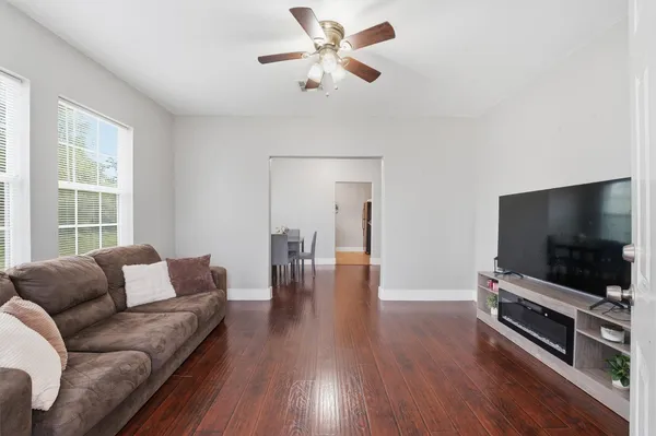 $300,000 | 4426 Canal Street, Houston, TX 77011